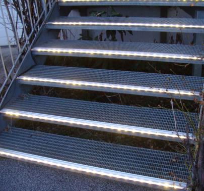 Außen-Treppenbeleuchtung - Alu Profil, LED Lichtschlauch warmweiß
